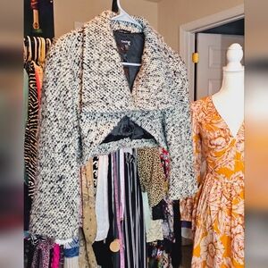 Bebe crop coat 90% wool 10% nylon